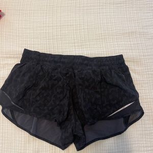 Lululemon Hotty hot 2.5